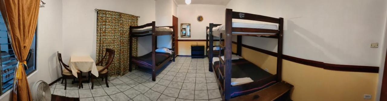 Hostal Shakti San José