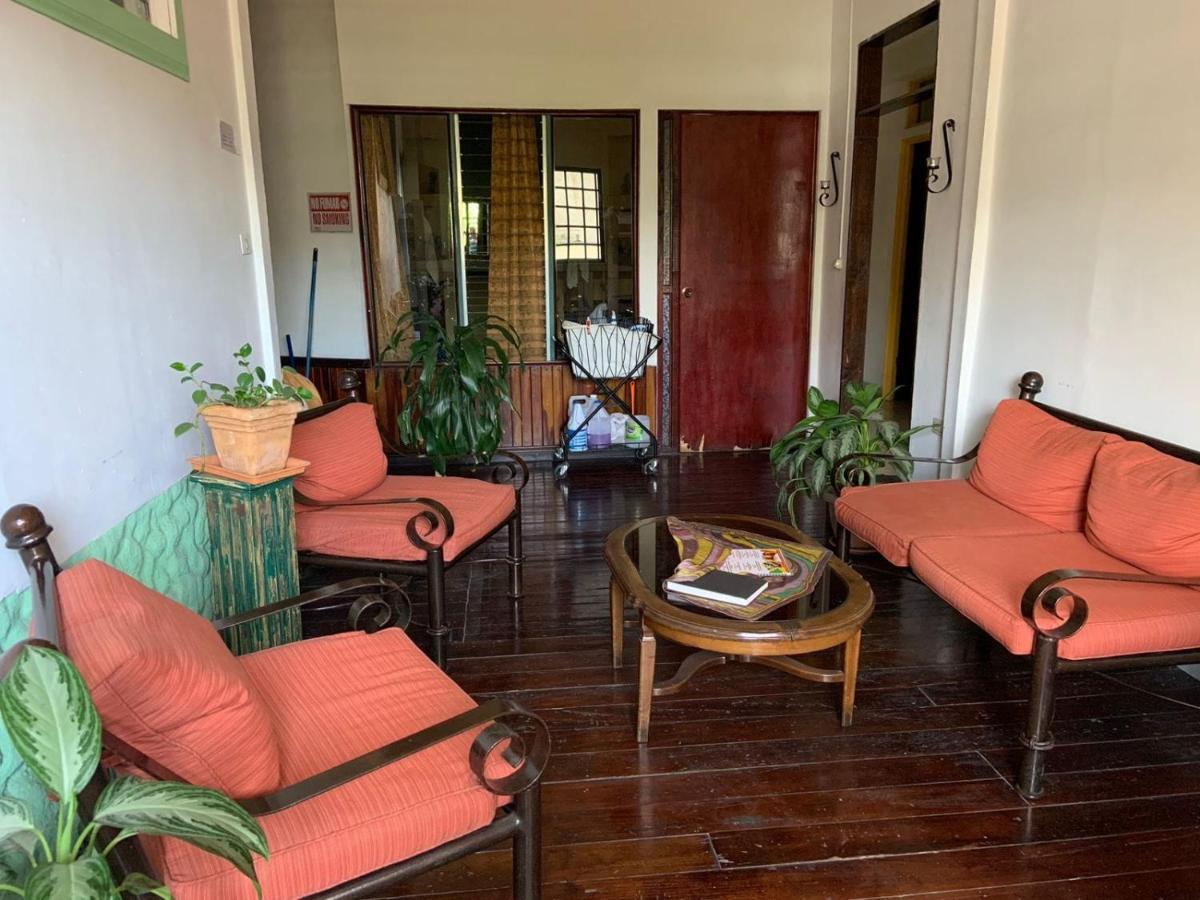 Hostal Shakti *