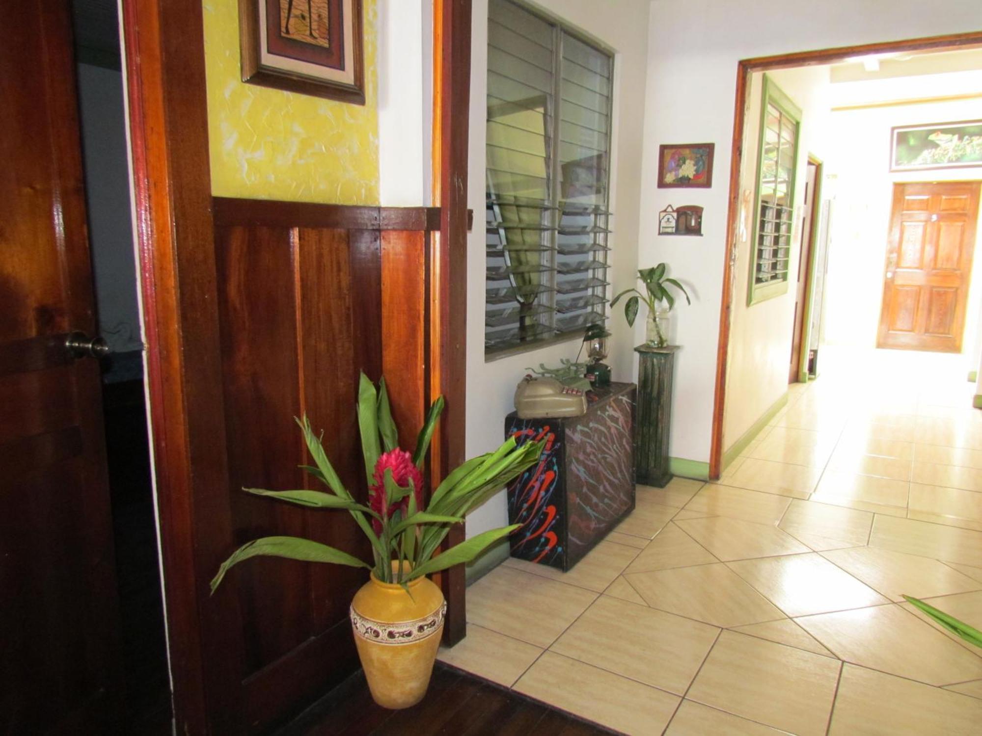 Shakti Hostal San José